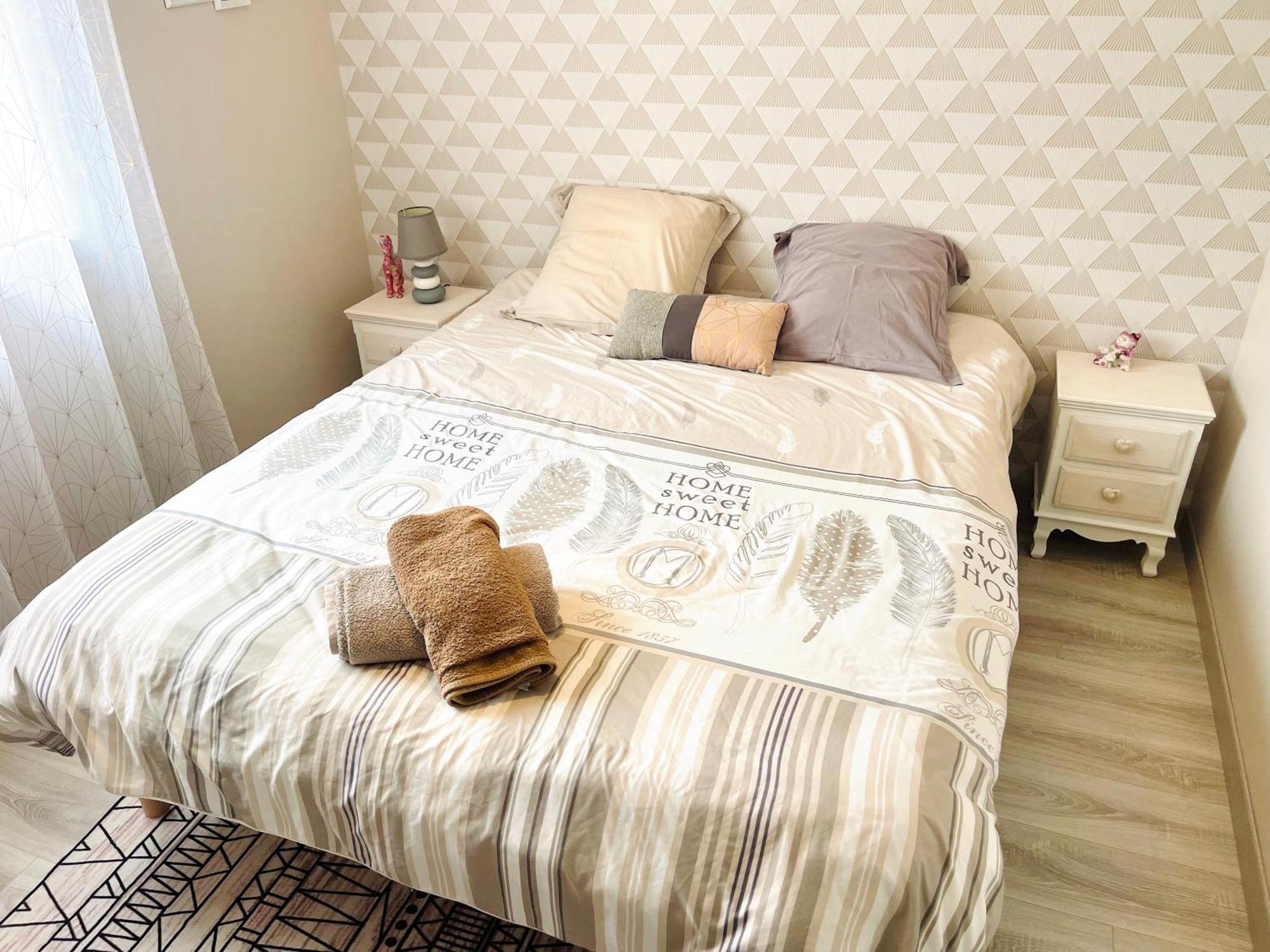 Petite Maison Au Calme Poupry Dış mekan fotoğraf